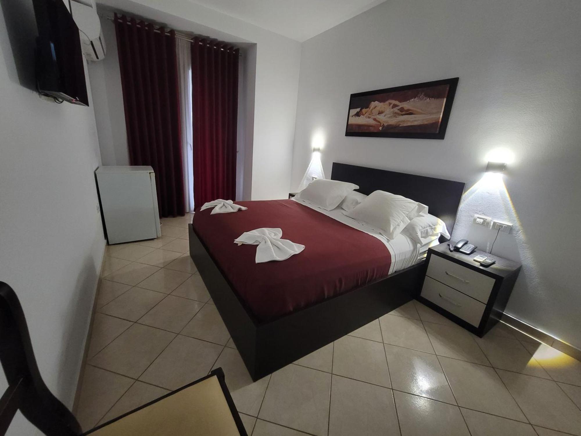 Haris Hotel Влёра Экстерьер фото